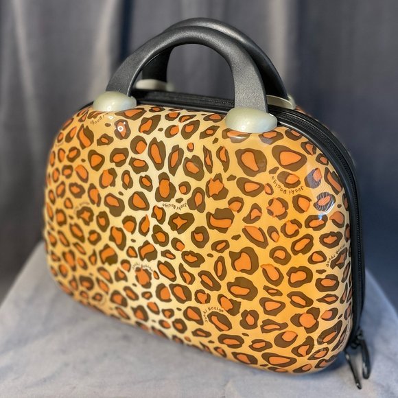 Jacki Design Pin-Up Cheetah Travel Case and Accessories - Picture 2 of 7